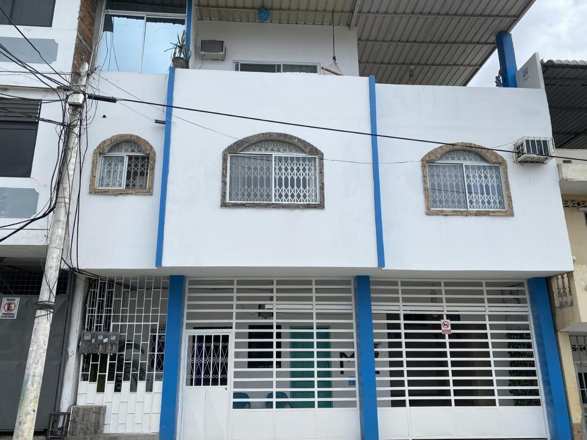 Playa Suites, Cerca Del Malecon Manta Exterior foto