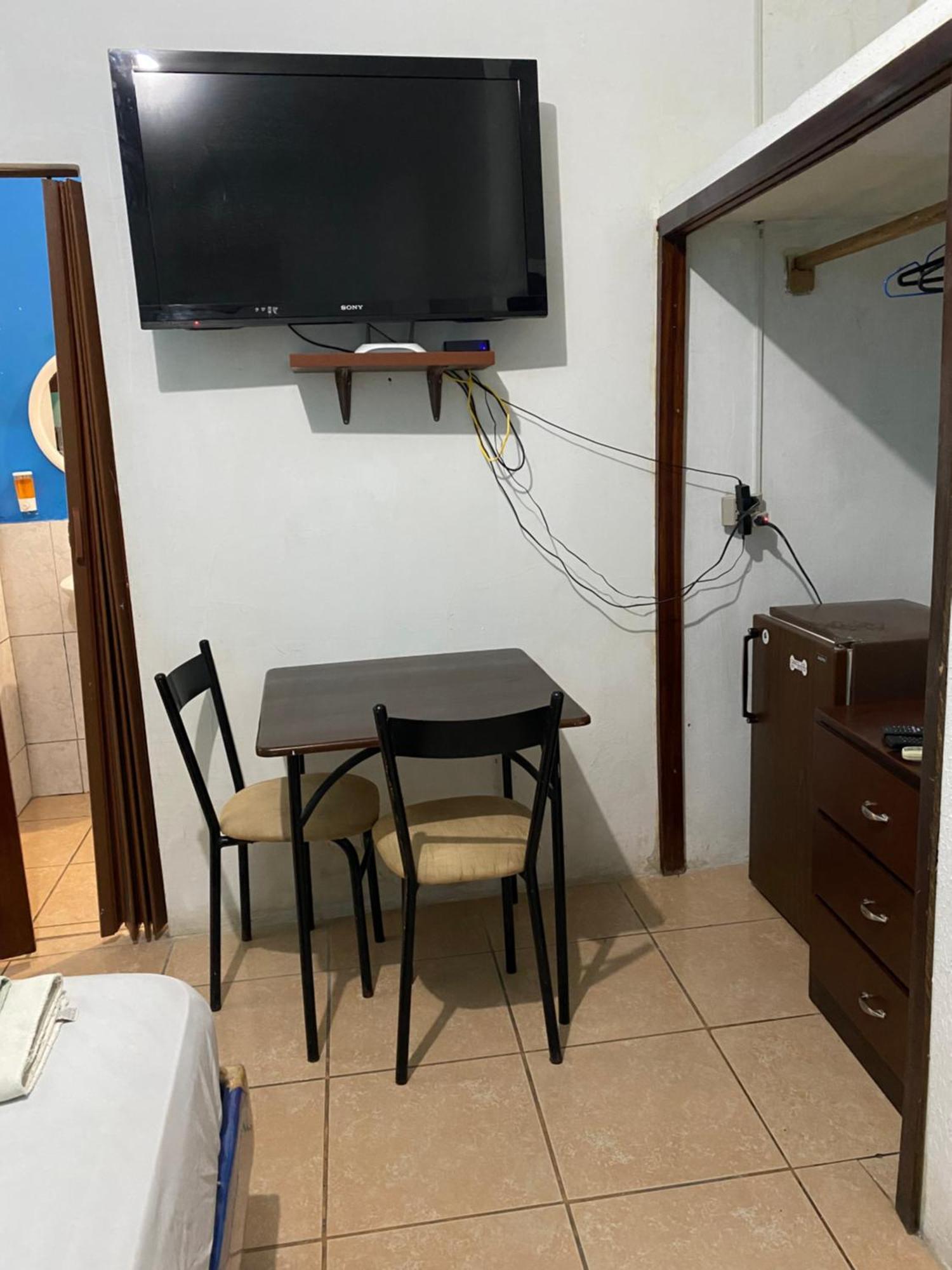 Playa Suites, Cerca Del Malecon Manta Exterior foto